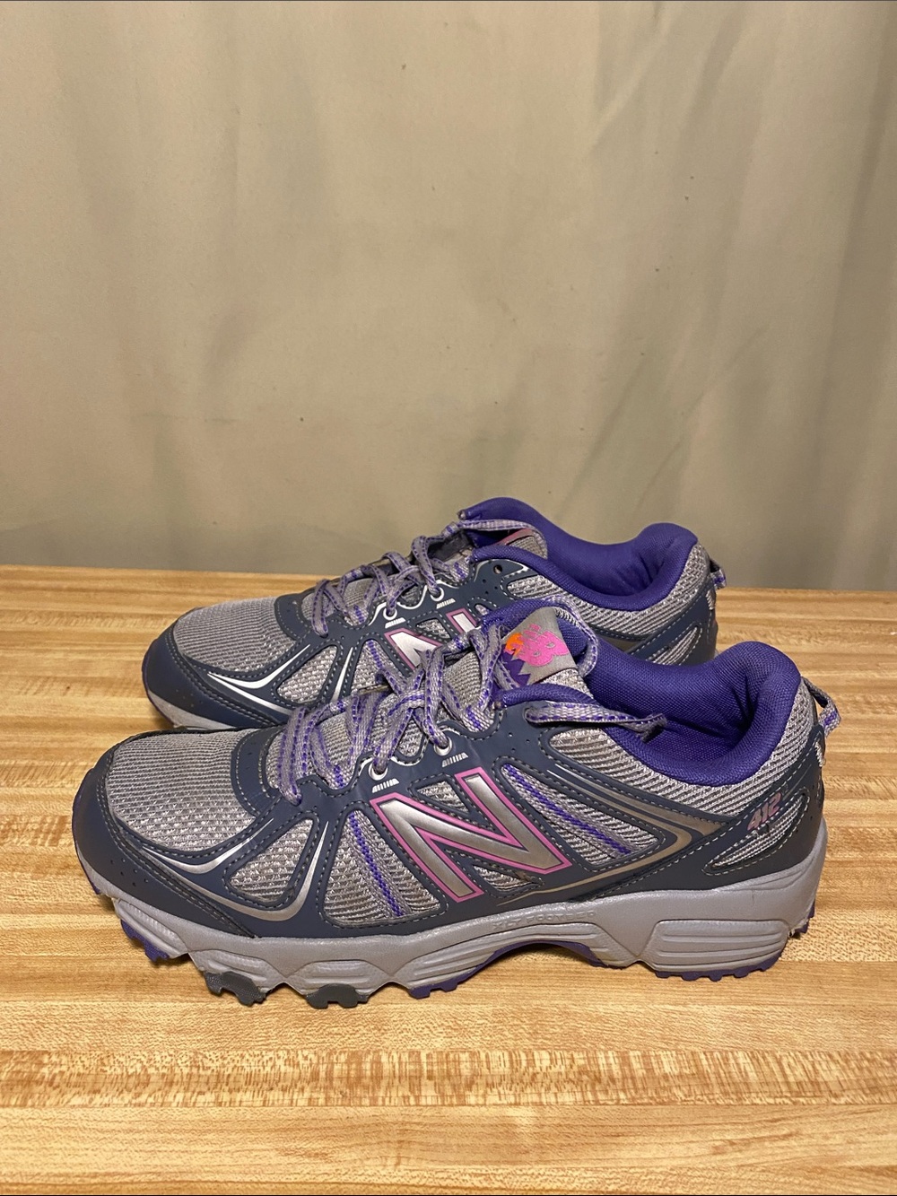 New Balance 412  V2 Women’s Grey  Purple Trail Hiking Running Shoes size 9.5